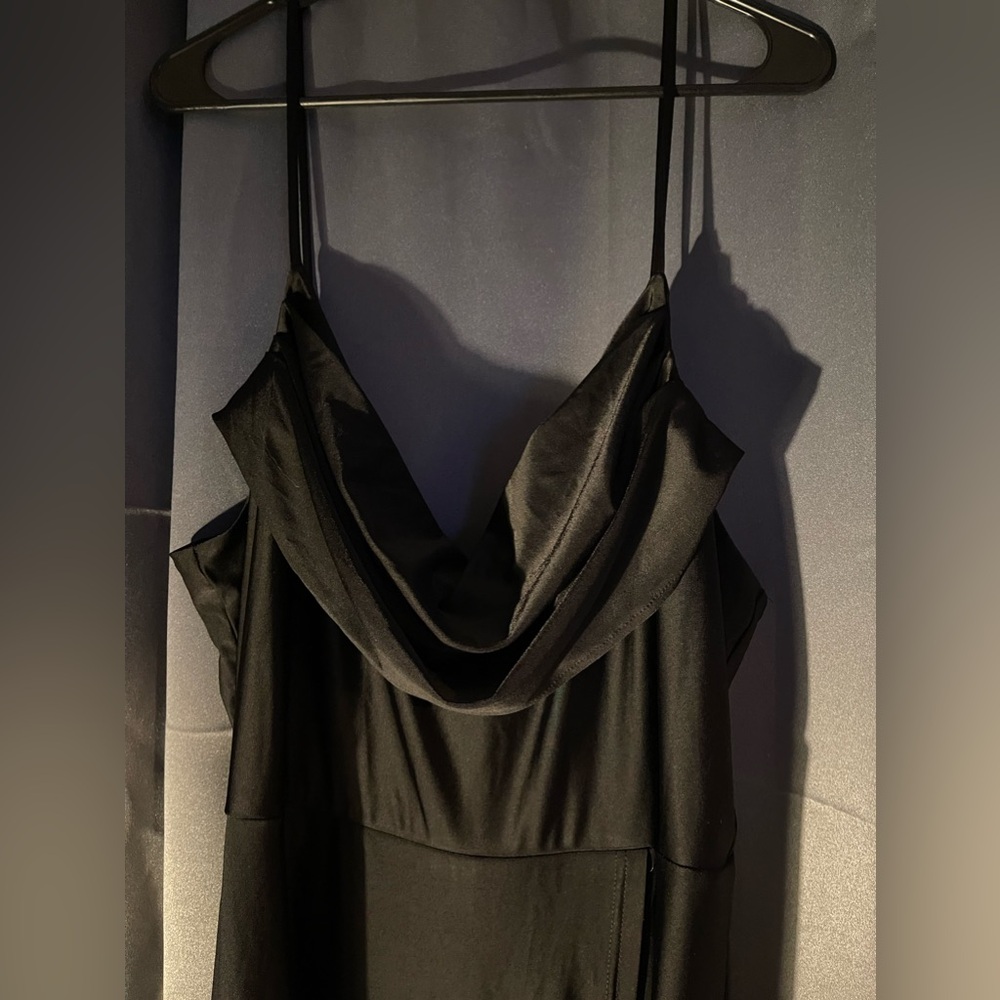 Long black dress - Picture 3 of 7